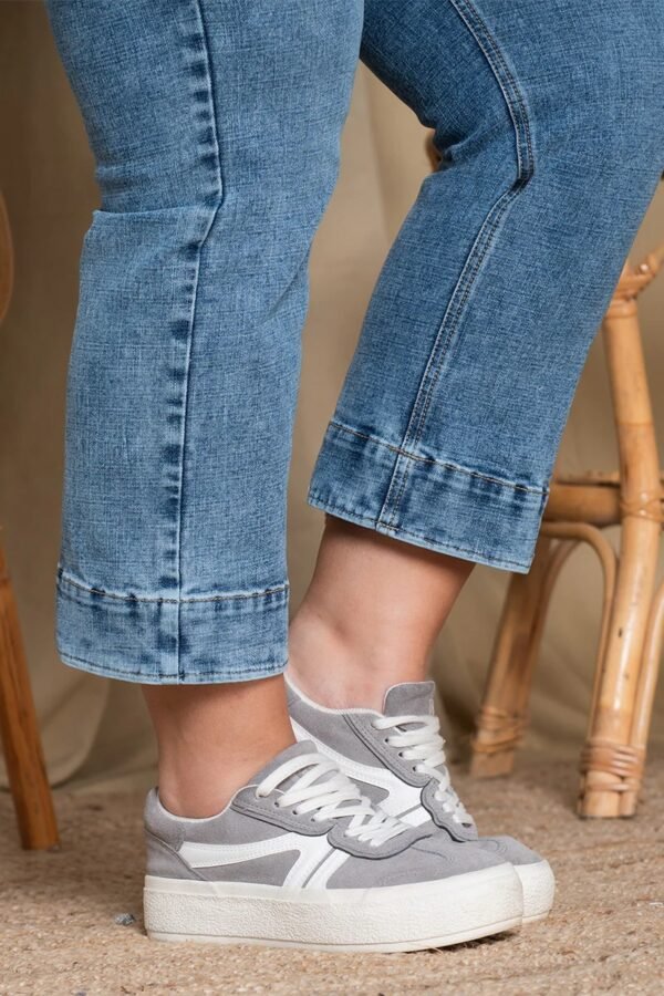 Capri-P22125003-5 Jean Capri Tiro Alto Ruedo con Encaje Plus Size