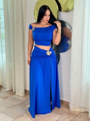 Conjunto-C6557 (1) Conjunto 2 Piezas Azul Rey Satinado Stretch con Herraje Dorado – Elegancia que Impacta