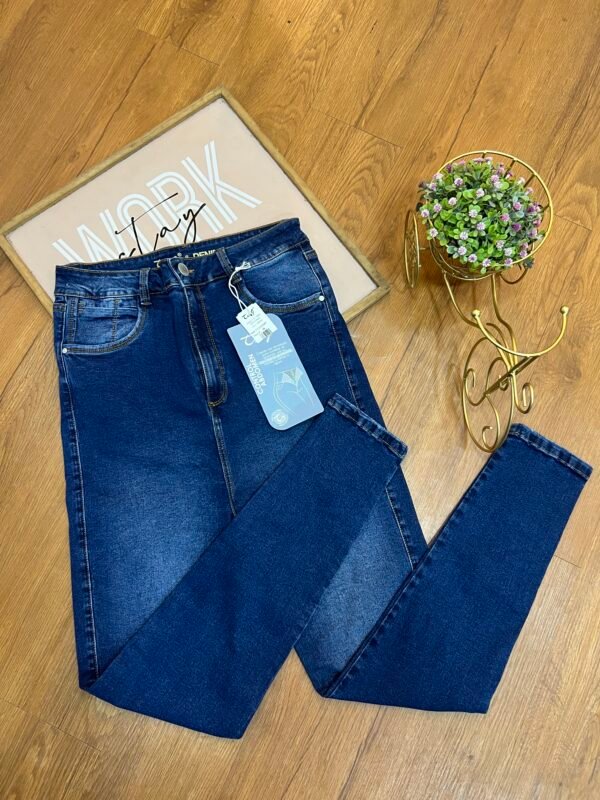 Jean SculptShape High Rise con Faja Látex Interna – Definición y Control Total