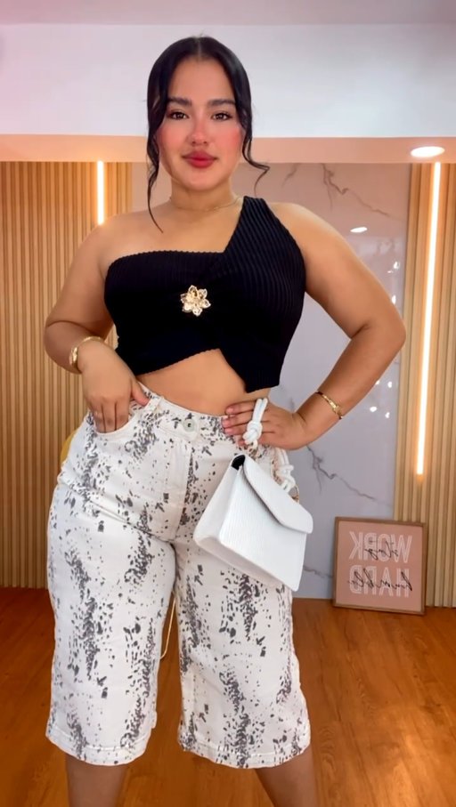 Bermuda Sand Chic – Tiro Alto con Detalle que Enamora