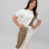Conjunto-D9998 (1) Set Travel Chic – Jogger & Blusa Animal Print + Ivory