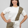 Conjunto-D9998 (3) Set Travel Chic – Jogger & Blusa Animal Print + Ivory