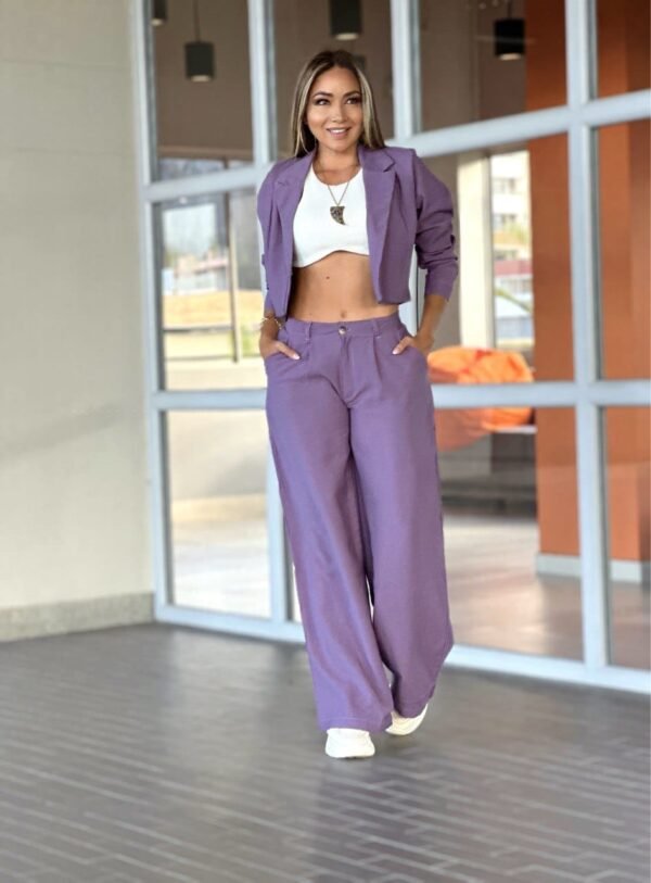 Set Uva Elegance – Chaqueta & Palazzo que Definen Tu Estilo