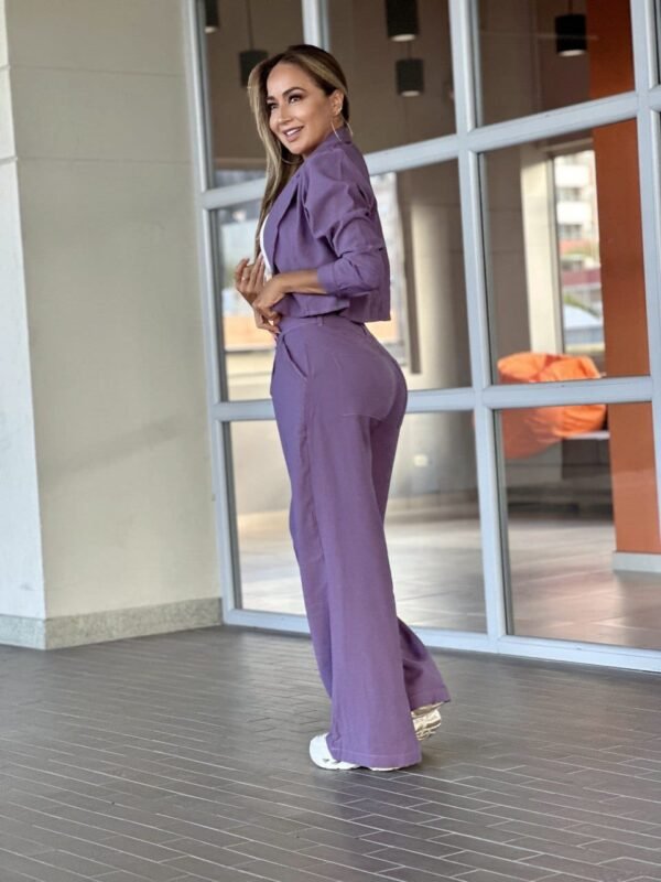 Set Uva Elegance – Chaqueta & Palazzo que Definen Tu Estilo