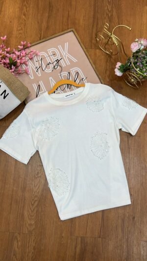 Camiseta Ivory Shine - Estilo Chic Sparkle