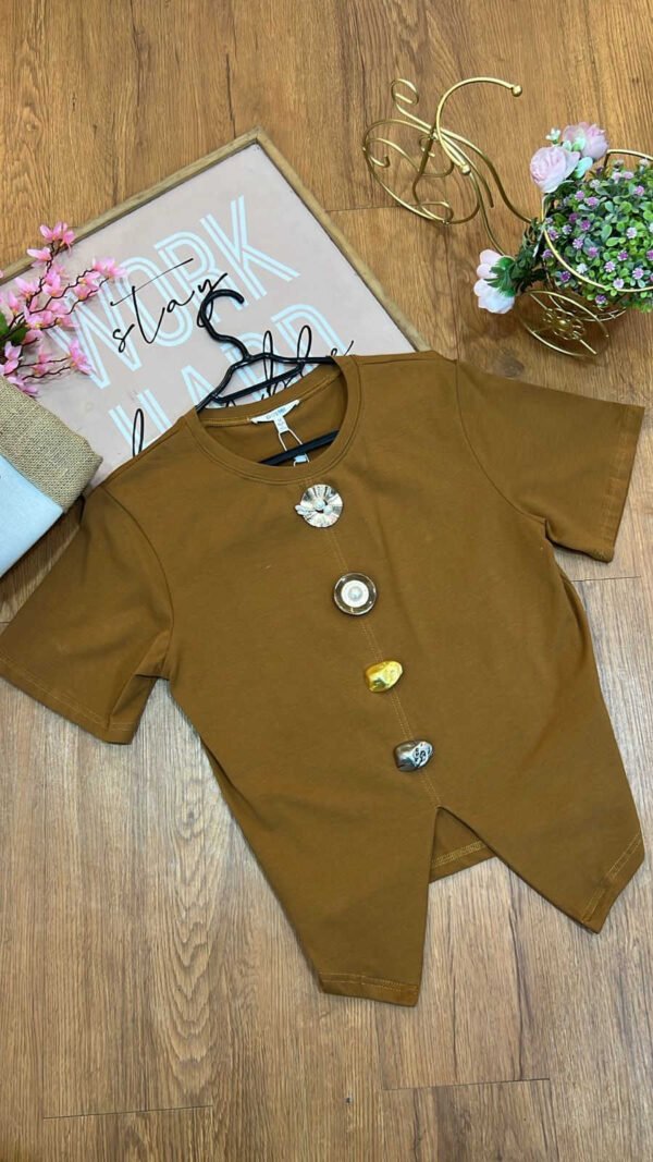 Camiseta Mocha Luxe Accent - Estilo Modern Statement