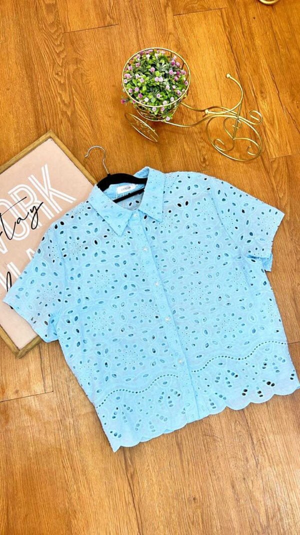 Camisa-B957-CEL (1) Camisa Sky Eyelet - Estilo Fresh Romance
