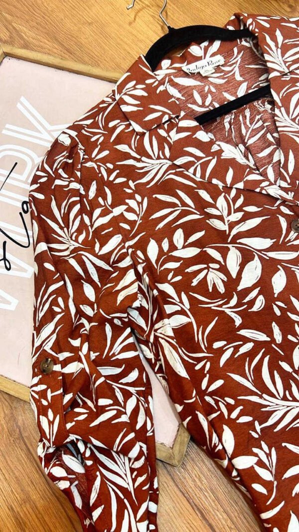 Camisa Mocha Tropic - Estilo Resort Chic