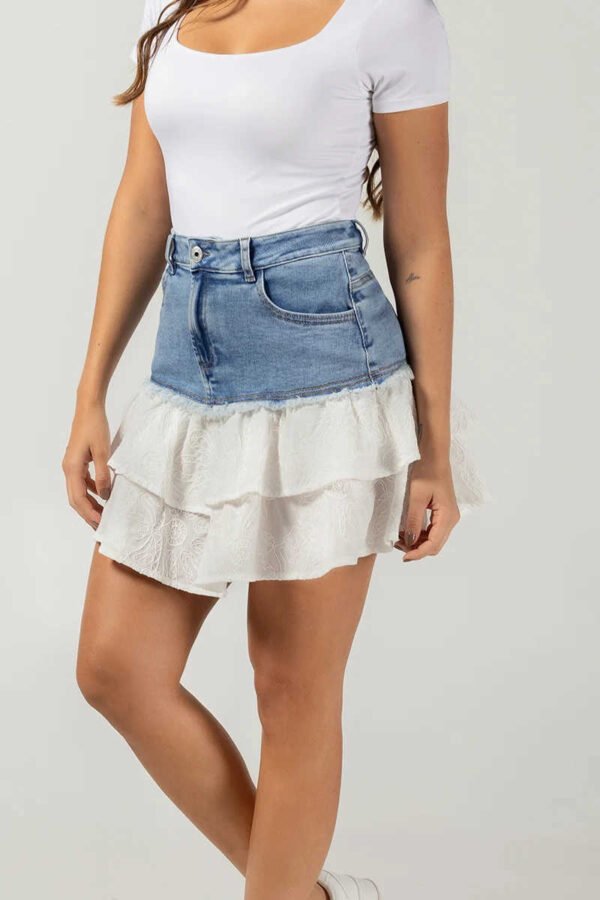 Colección Riviera Chic – Falda Corta Mix Denim & Ojalillo