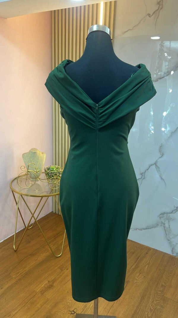 Vestido Esmeralda Élite - Elegancia Cóctel Off Shoulder Stretch