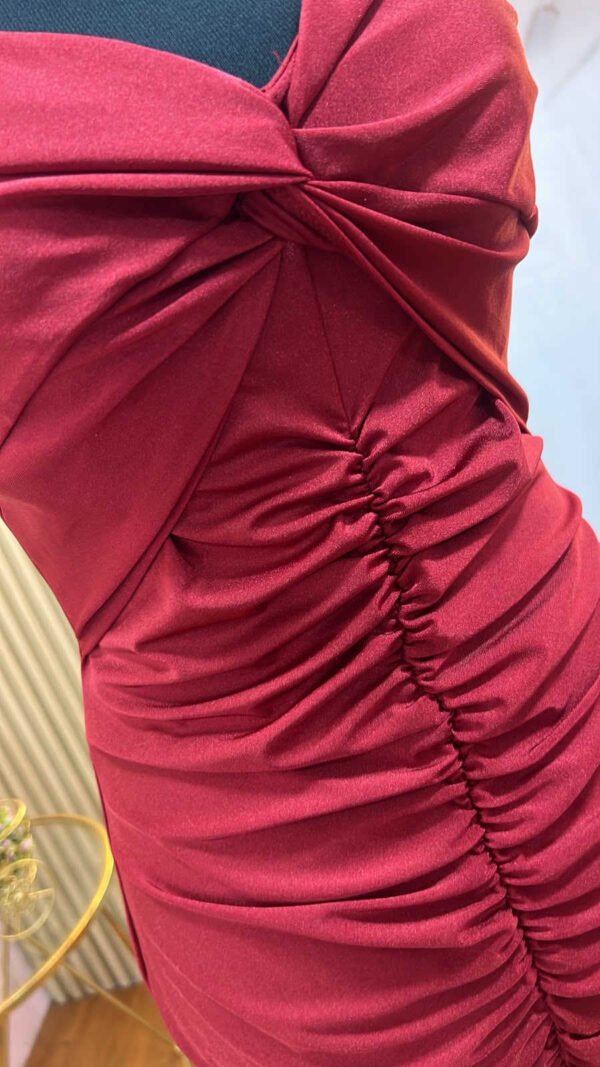 Vestido-D10988-CN-VIN (5) Vestido Bordeaux Élégance - Cóctel Off Shoulder Stretch