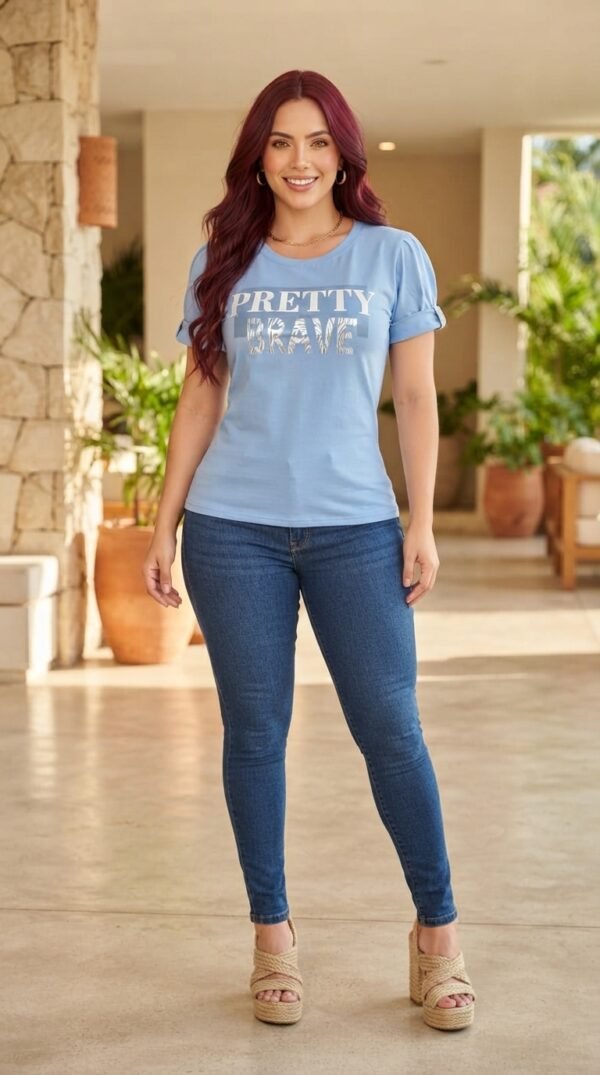 Camiseta Azure Glow - Casual Elegante con Manga Princesa y Pedrería