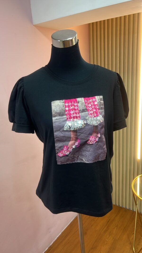Camiseta Éclat - Slim Fit con Manga Princesa, Lentejuelas y Pedrería