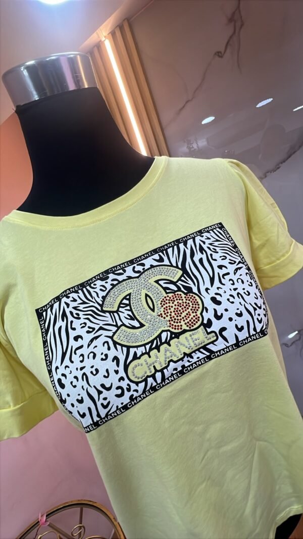 Camiseta Iconic Zebra - Casual Elegante con Manga Princesa y Pedrería