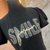 Camiseta Smile Forever - Casual Elegante con Manga Princesa y Pedrería