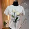 Colección Bloom Essence – Camiseta Stretch Flor 3D Slim Fit