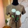 Colección Bloom Essence – Camiseta Stretch Flor 3D Slim Fit