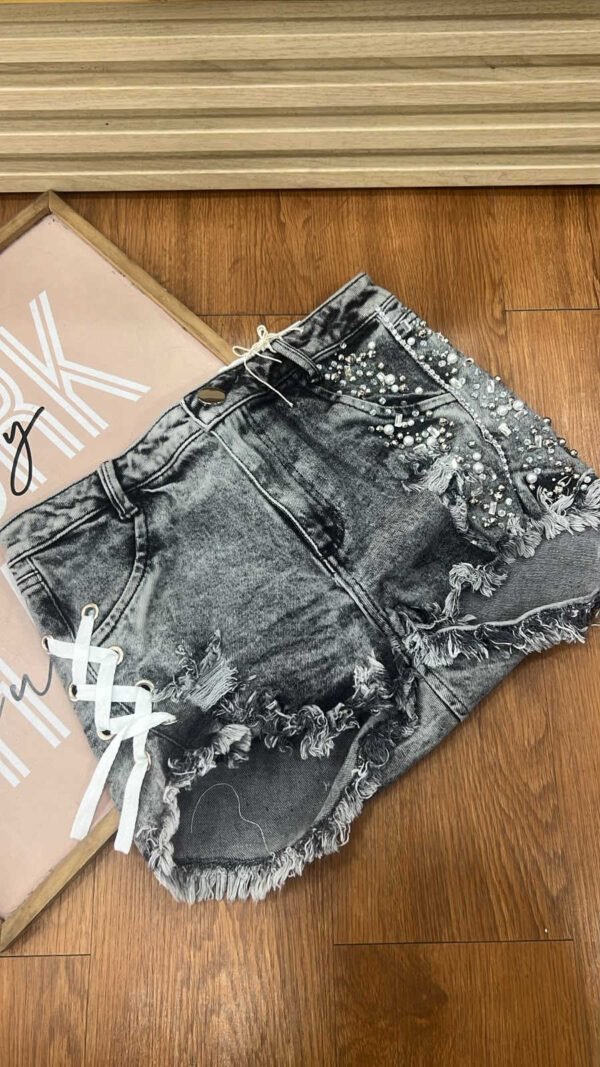 Short Denim Gris Glam Rebel – Estilo Sexy